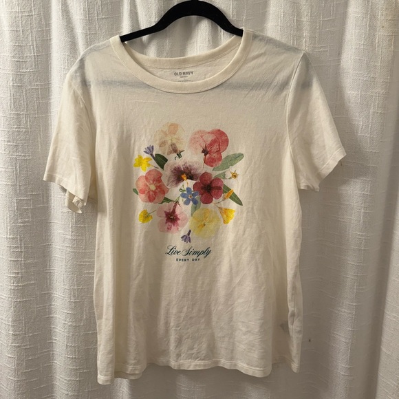 Old Navy Cream Everyday Tee - Picture 1 of 3